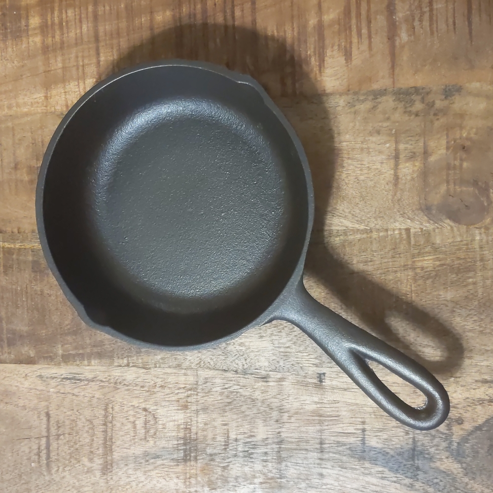Vintage Unmarked BSR Cast Iron Skillet, #3